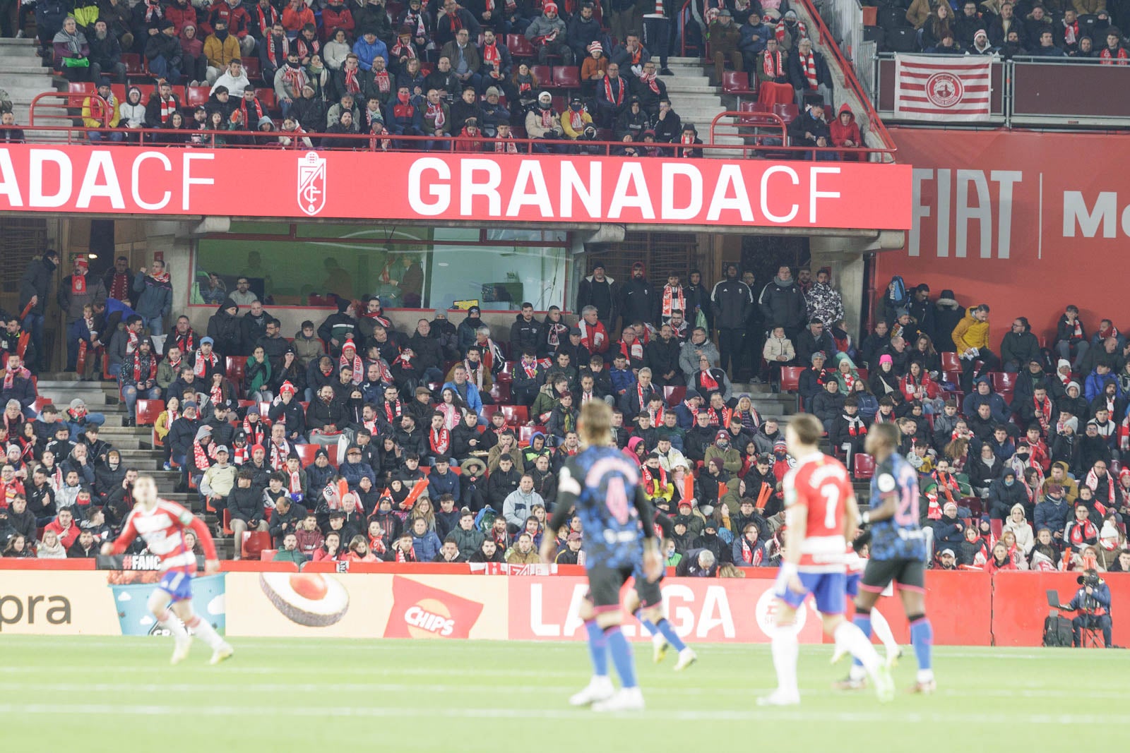 Encuéntrate en la grada en el Granada-Sevilla