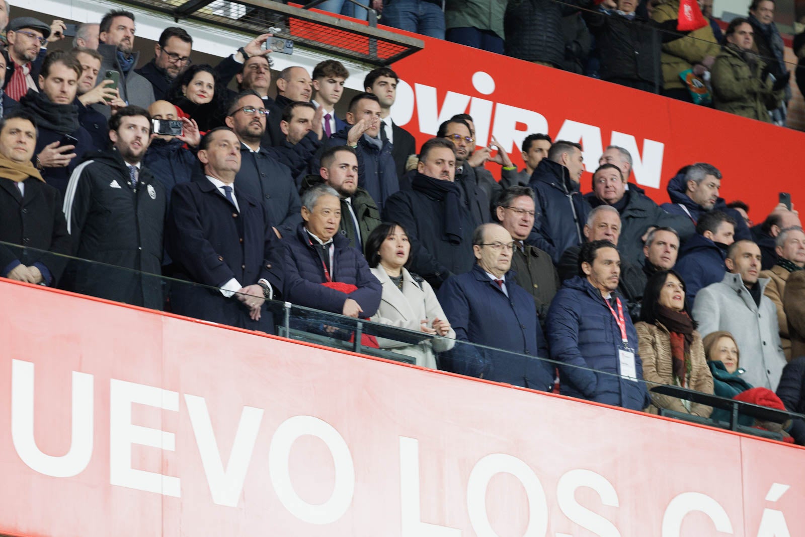 Encuéntrate en la grada en el Granada-Sevilla