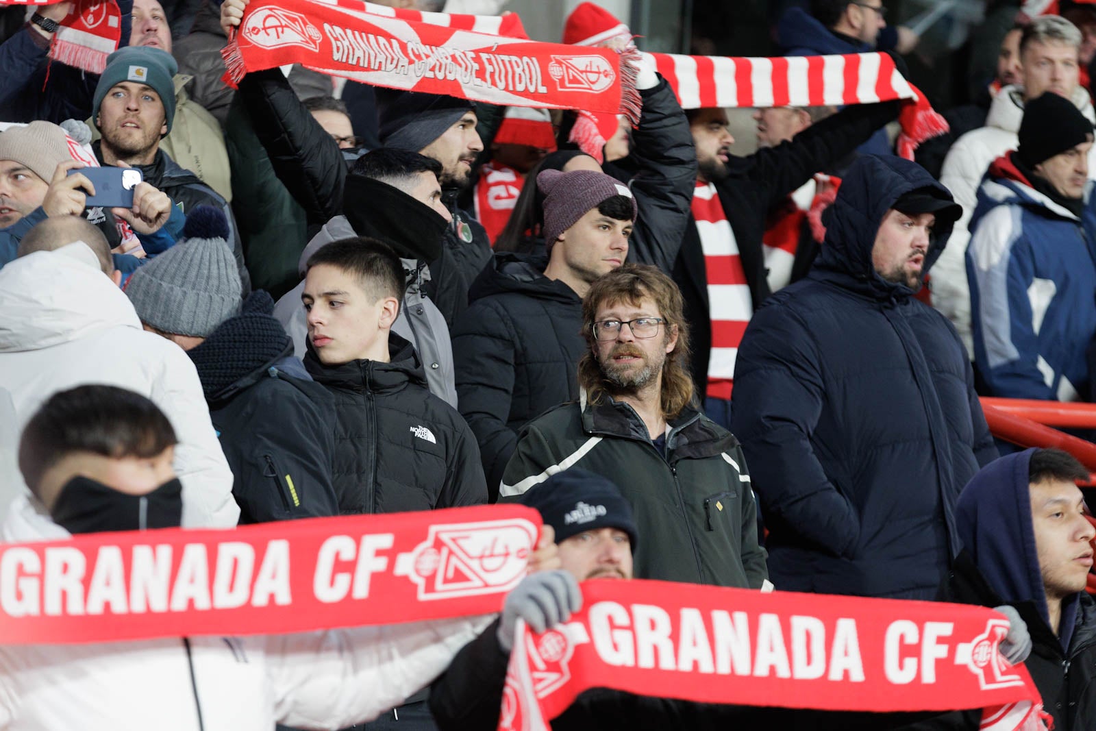 Encuéntrate en la grada en el Granada-Sevilla
