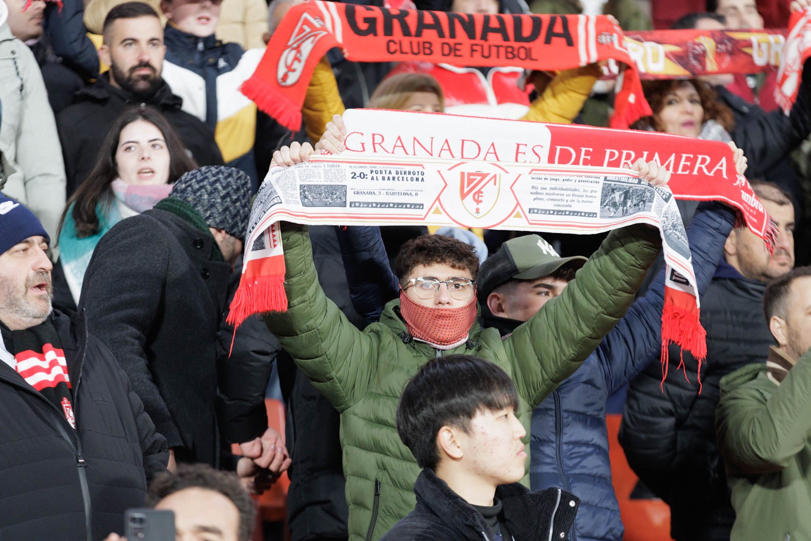 Encuéntrate en la grada en el Granada-Sevilla
