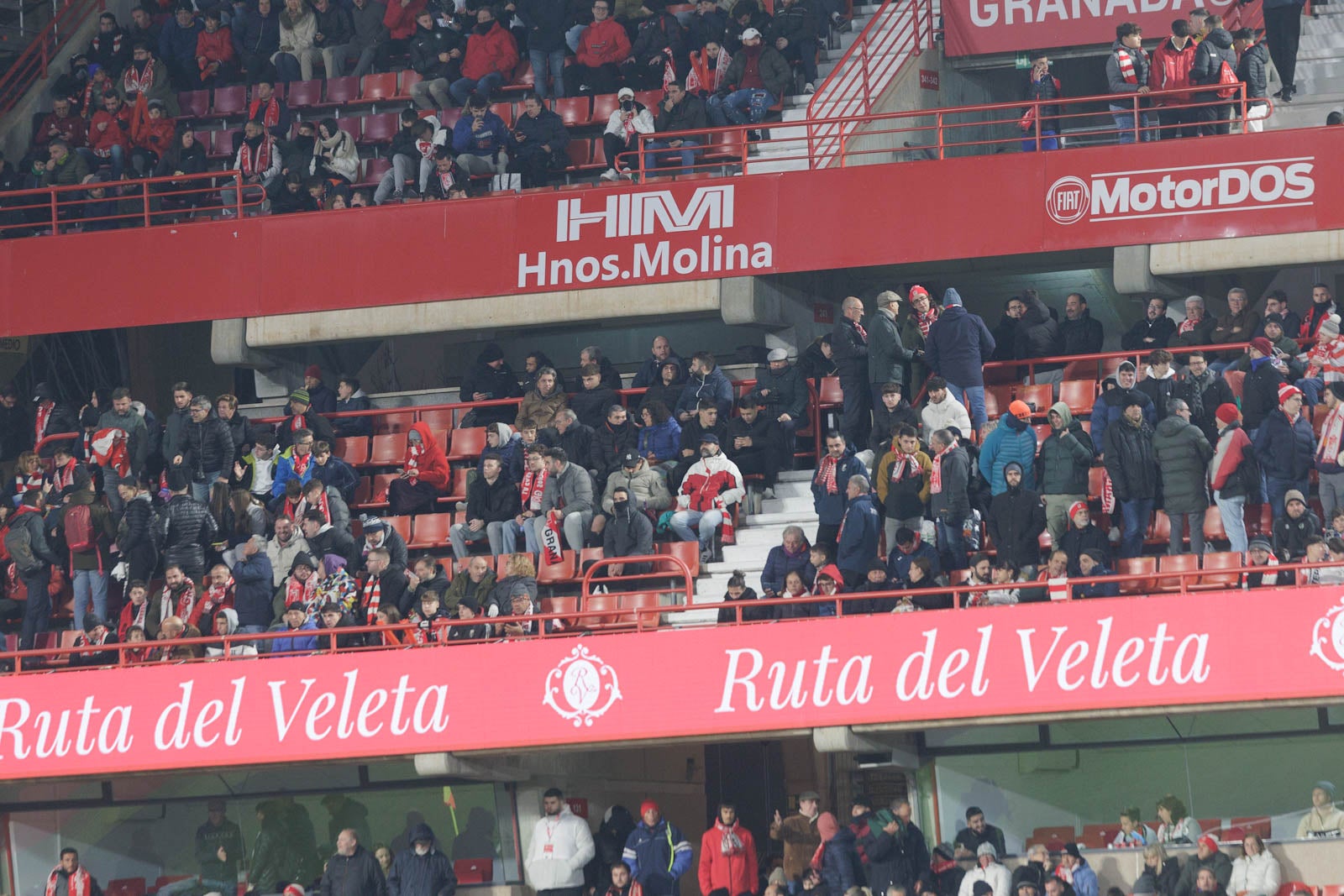 Encuéntrate en la grada en el Granada-Sevilla
