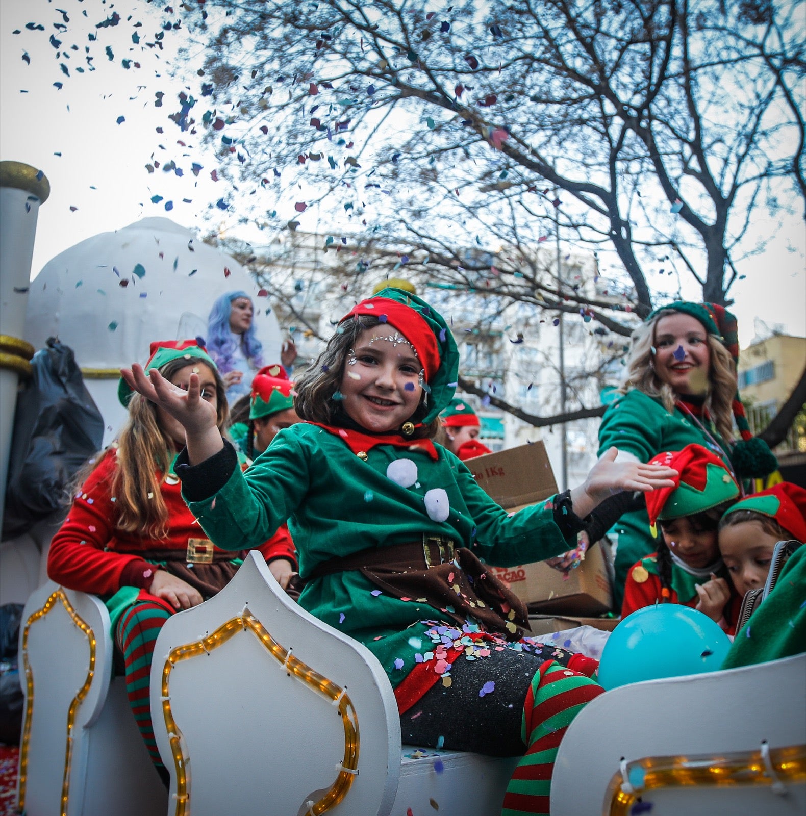 Las imágenes de la cabalgata de Papá Noel en Granada