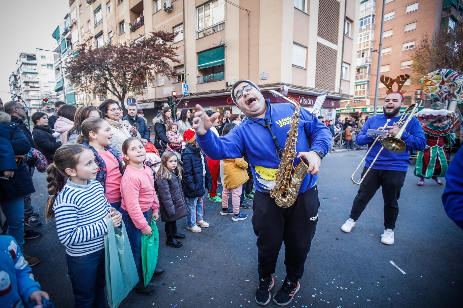 Las imágenes de la cabalgata de Papá Noel en Granada