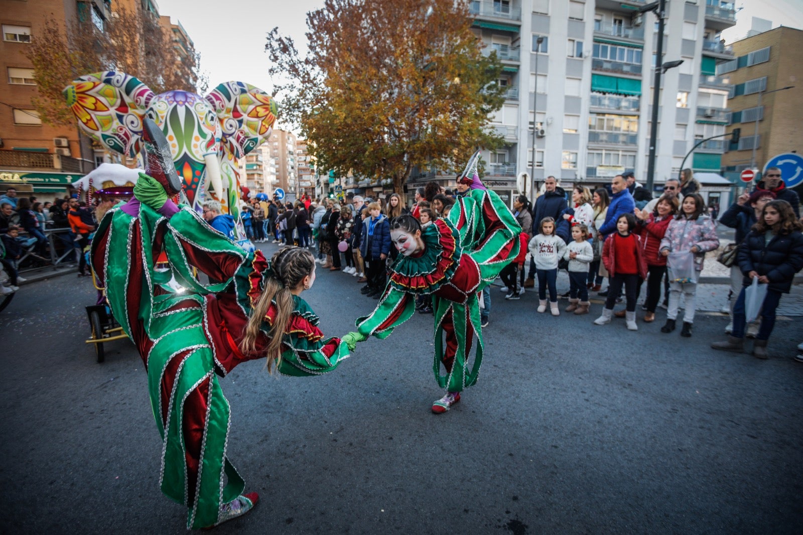 Las imágenes de la cabalgata de Papá Noel en Granada