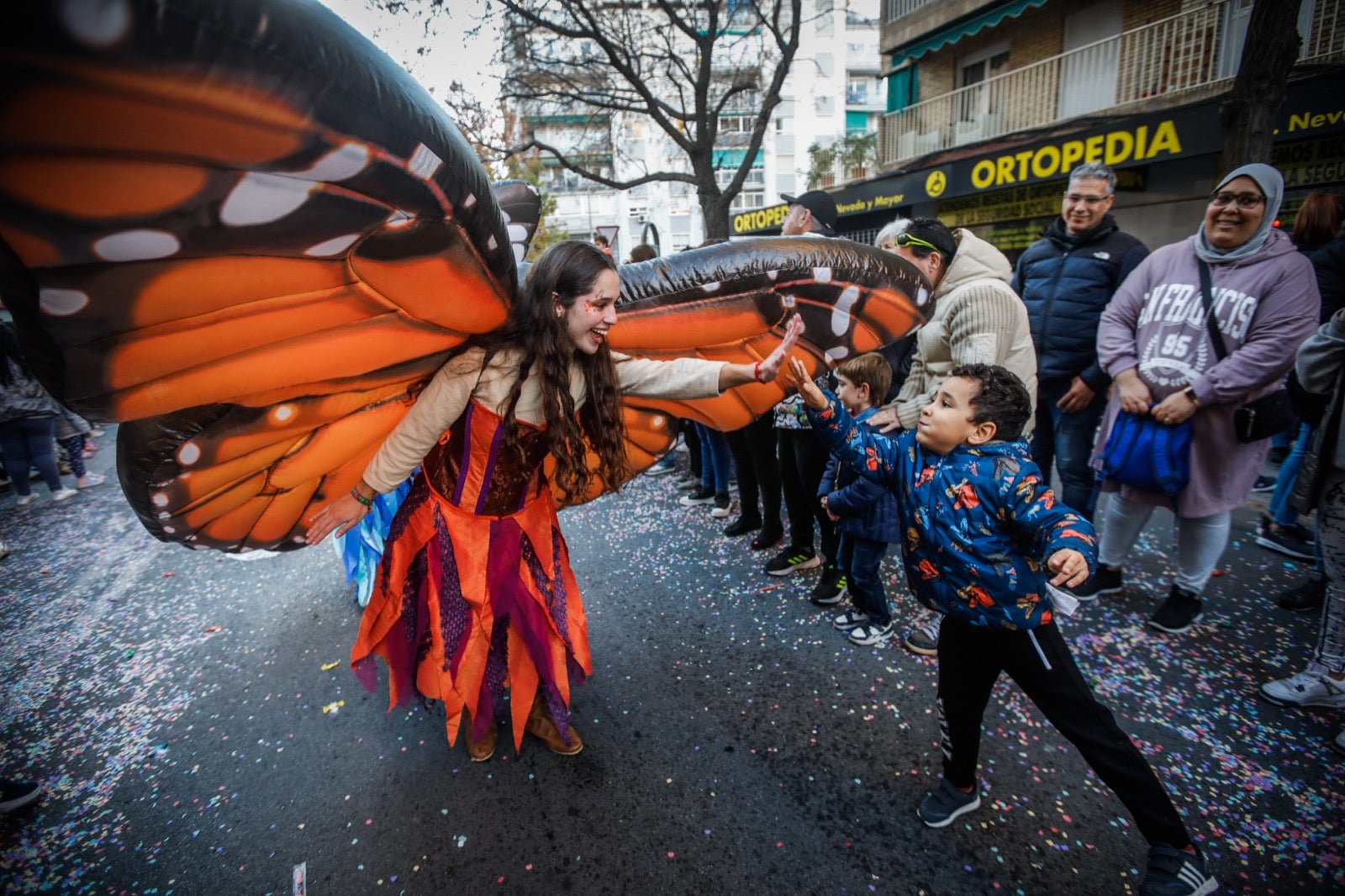 Las imágenes de la cabalgata de Papá Noel en Granada