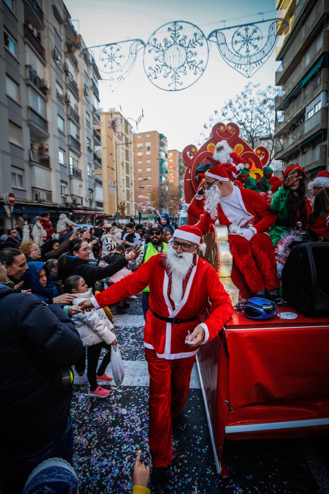 Las imágenes de la cabalgata de Papá Noel en Granada