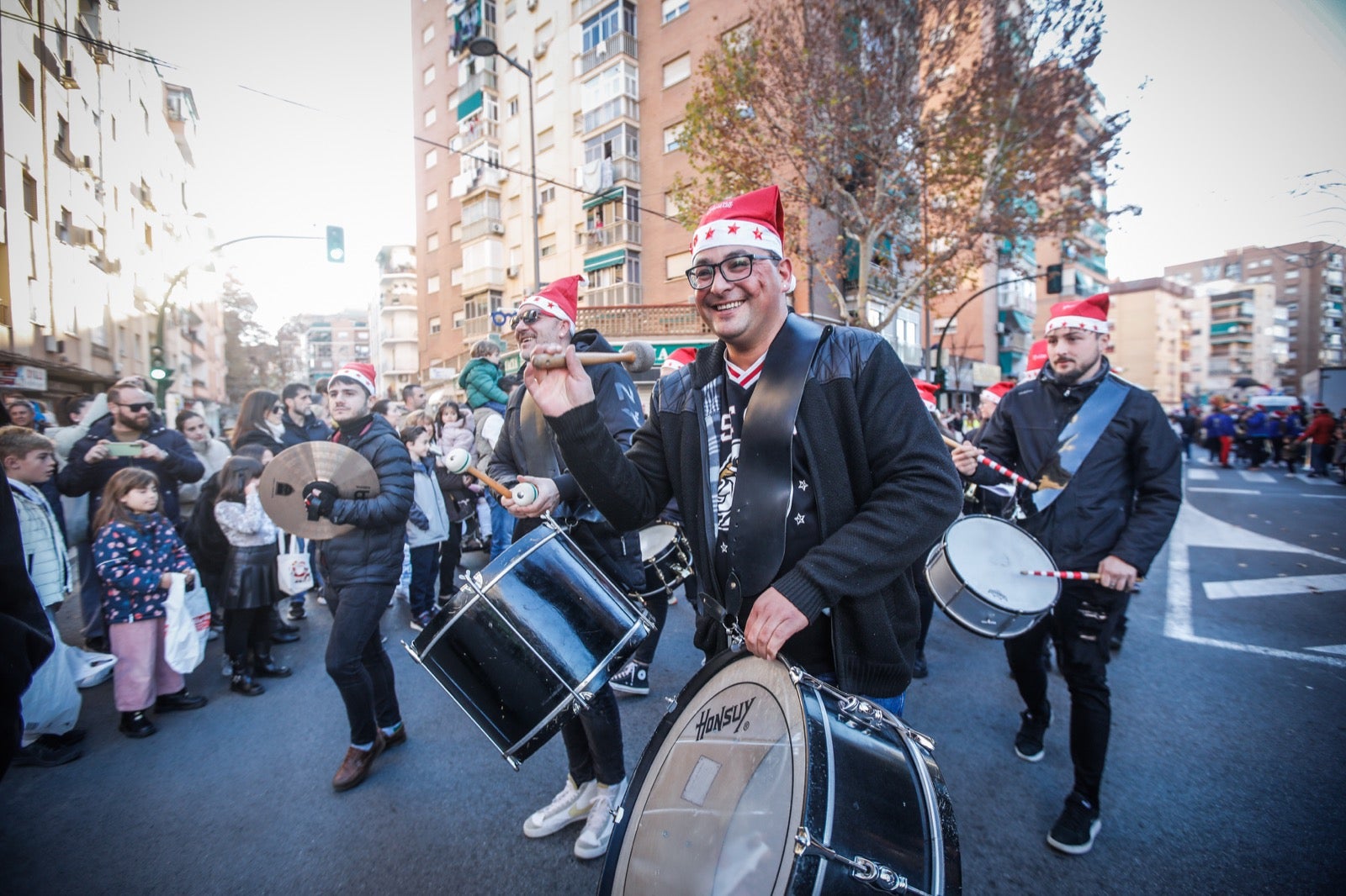 Las imágenes de la cabalgata de Papá Noel en Granada