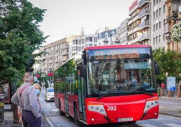 El Ayuntamiento subirá el precio del billete de bus por primera vez ...