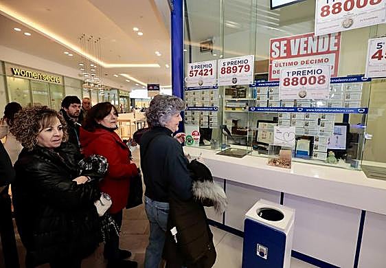 La Lotería Nacional reparte su primer premio por toda Andalucía