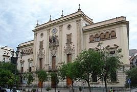 Fachada del Ayuntamiento de Jaén, en una imagen de archivo.