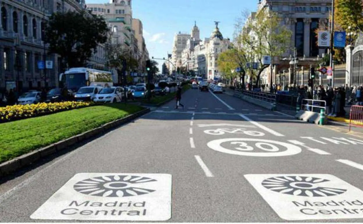 El cambio al que se enfrentarán todos los coches con pegatina