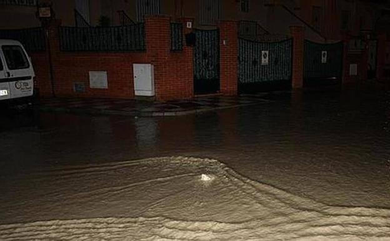 Foto de archivo del desbordamiento del arroyo El Encanto. 