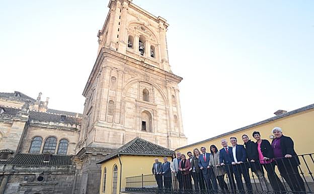 El presidente y los diputados tras la rueda de prensa de inicio de año 2023. 