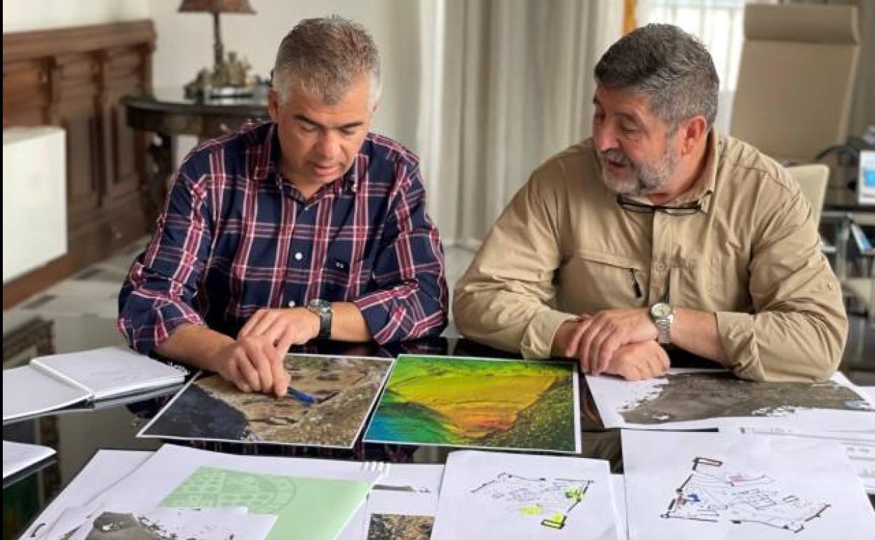 Emilio Torres y Juan Carlos Castillo durante su reunión. 