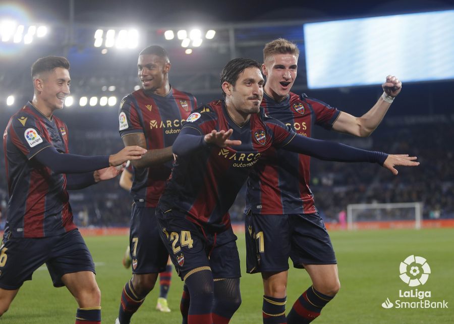 Las mejores imágenes del partido disputado este domingo en Valencia