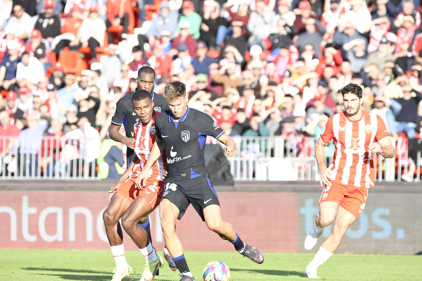 Lance del partido disputado este domingo.