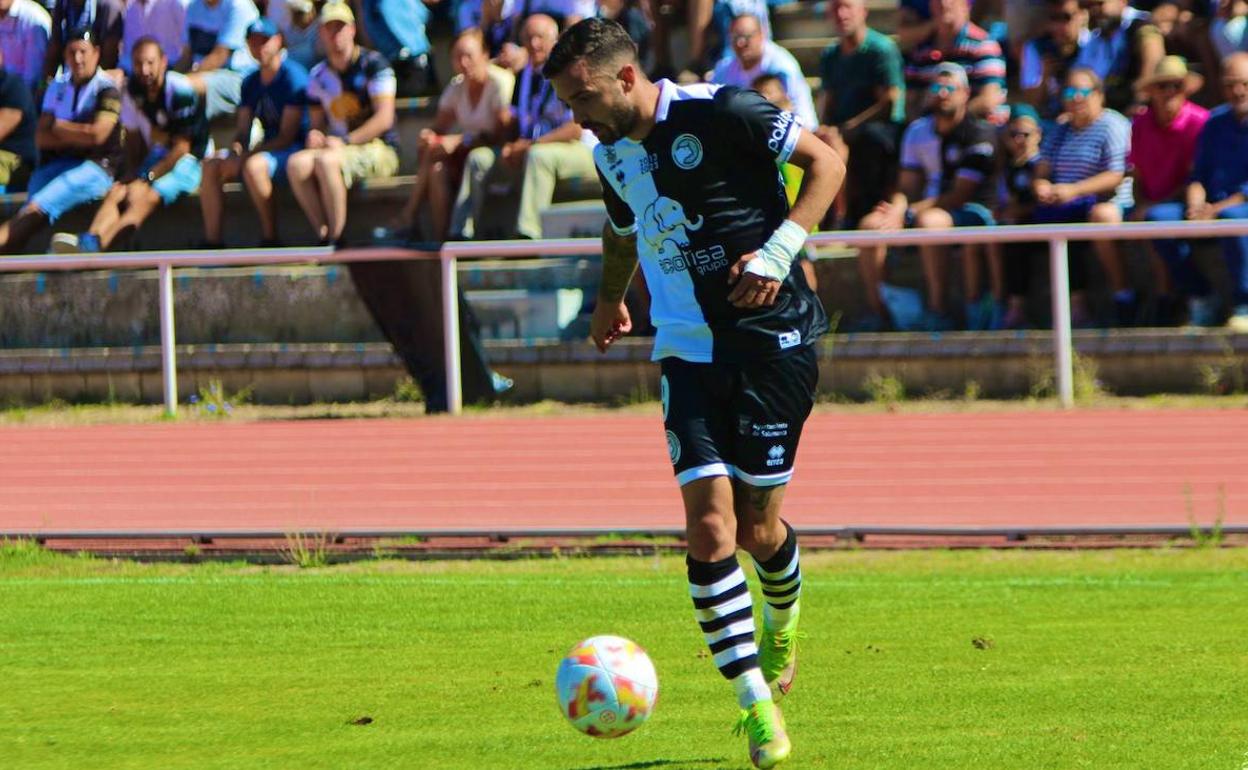 Mawi Sánchez en un partido con los salmantinos. 