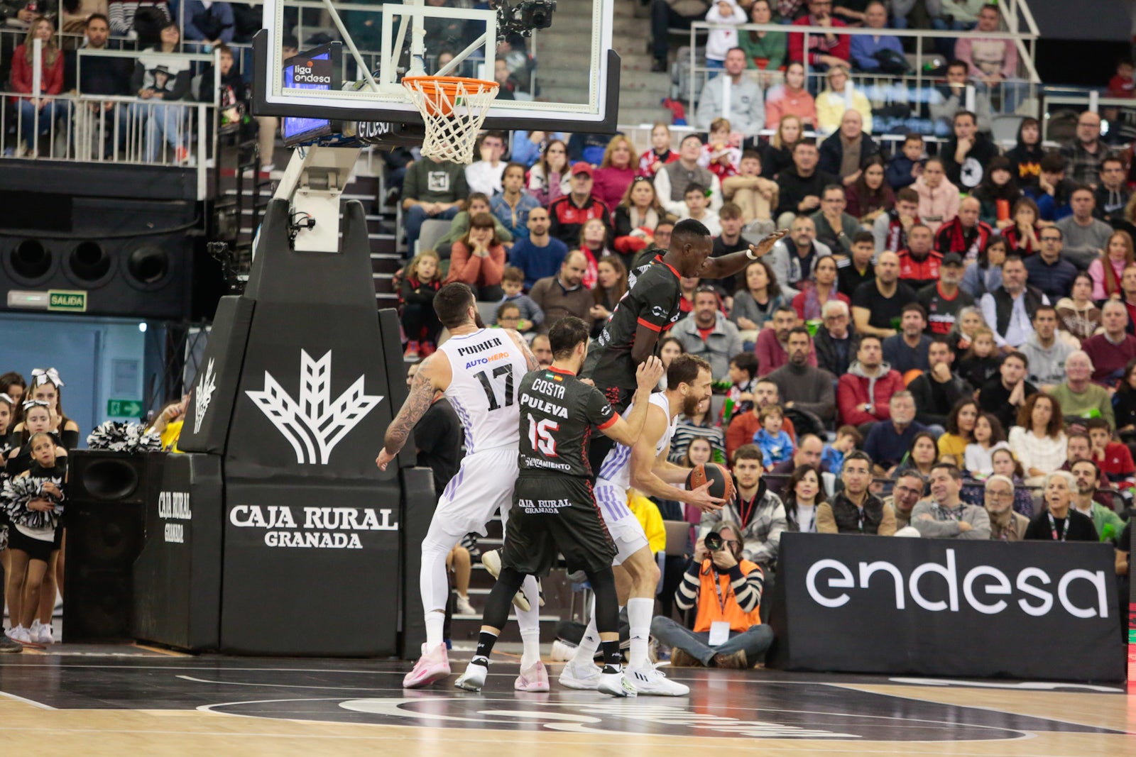 Las mejores imágenes del duelo disputado en el Palacio de los Deportes