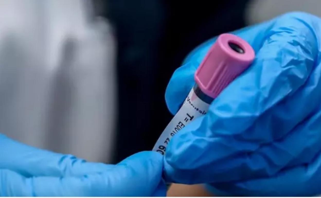 Andalucía registra el primer caso de la variante 'kraken' de la covid-19 y la Junta pide tranquilidad