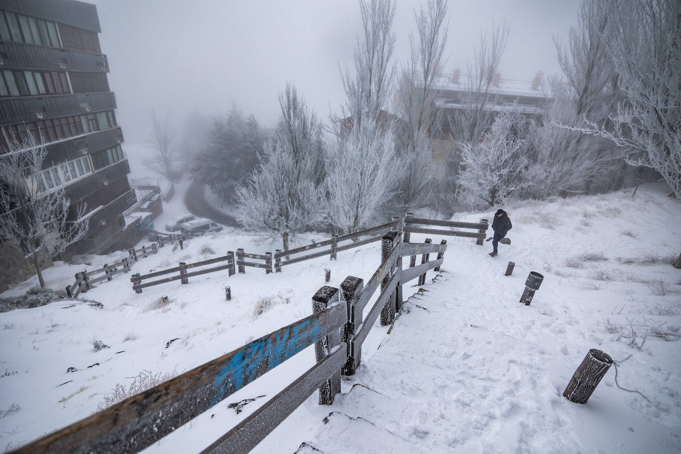 La estación de esquí de Sierra Nevada acumula 15 centímetros de nieve este miércoles