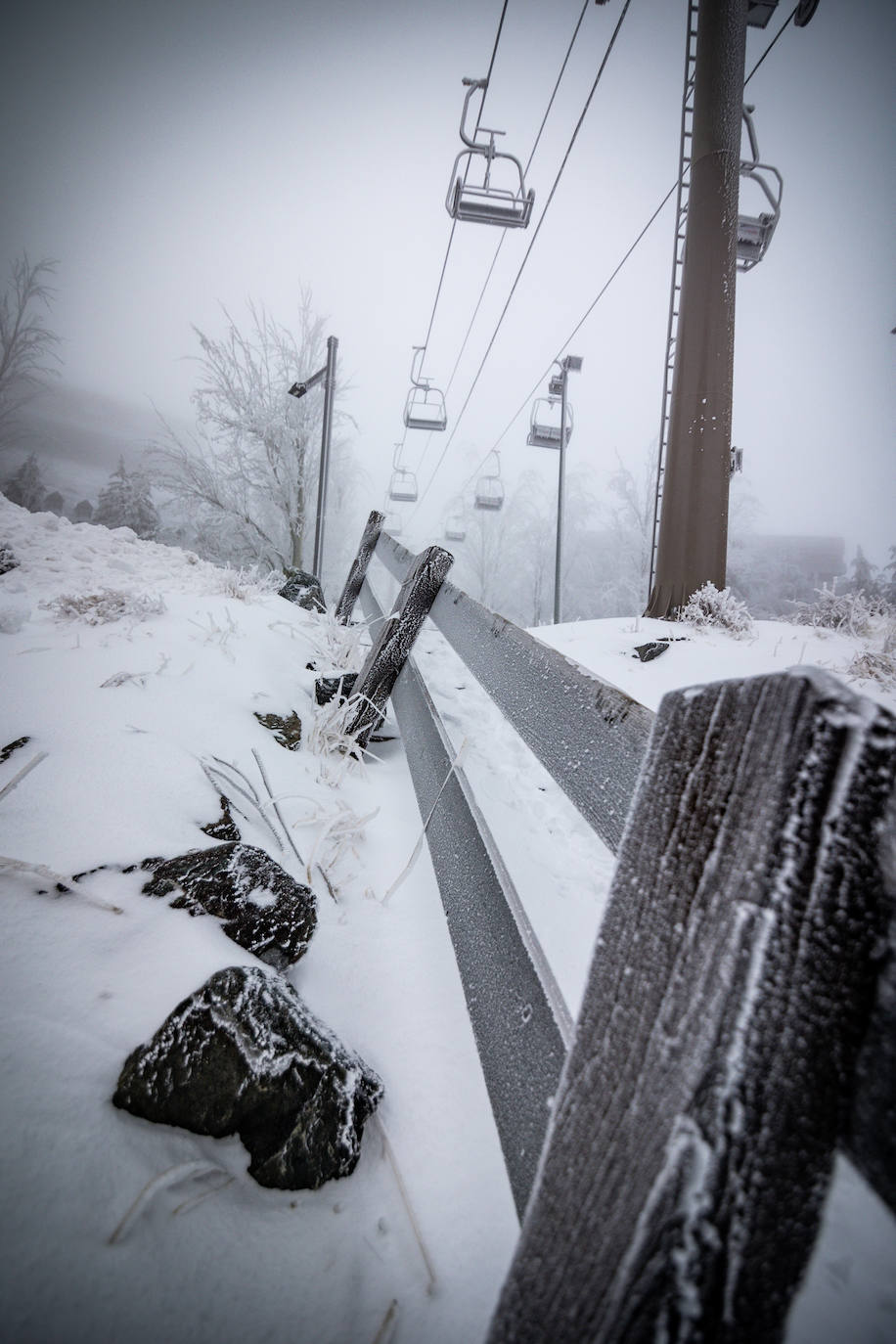 La estación de esquí de Sierra Nevada acumula 15 centímetros de nieve este miércoles