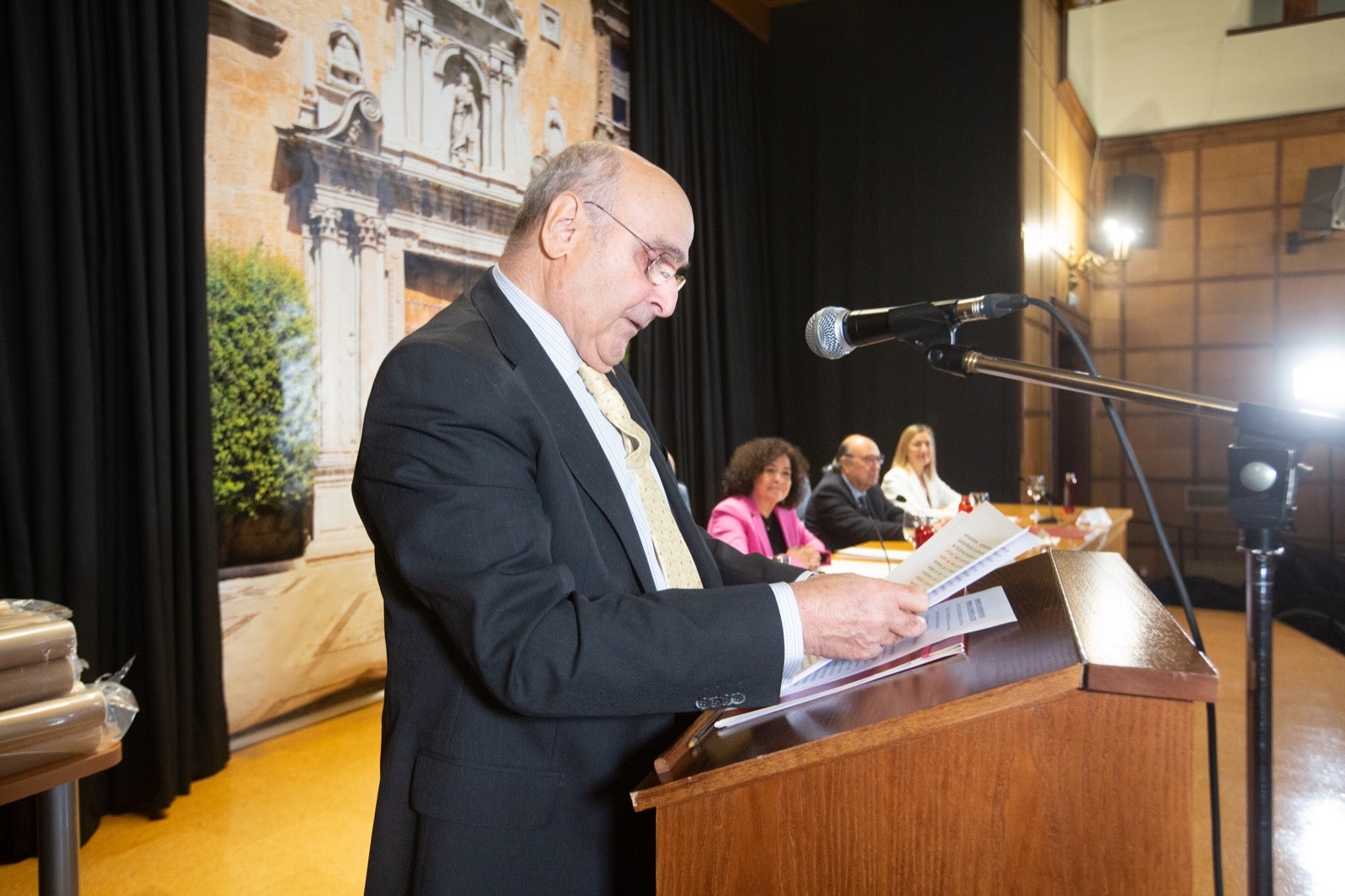 Homenaje a los profesores eméritos de la UGR. 