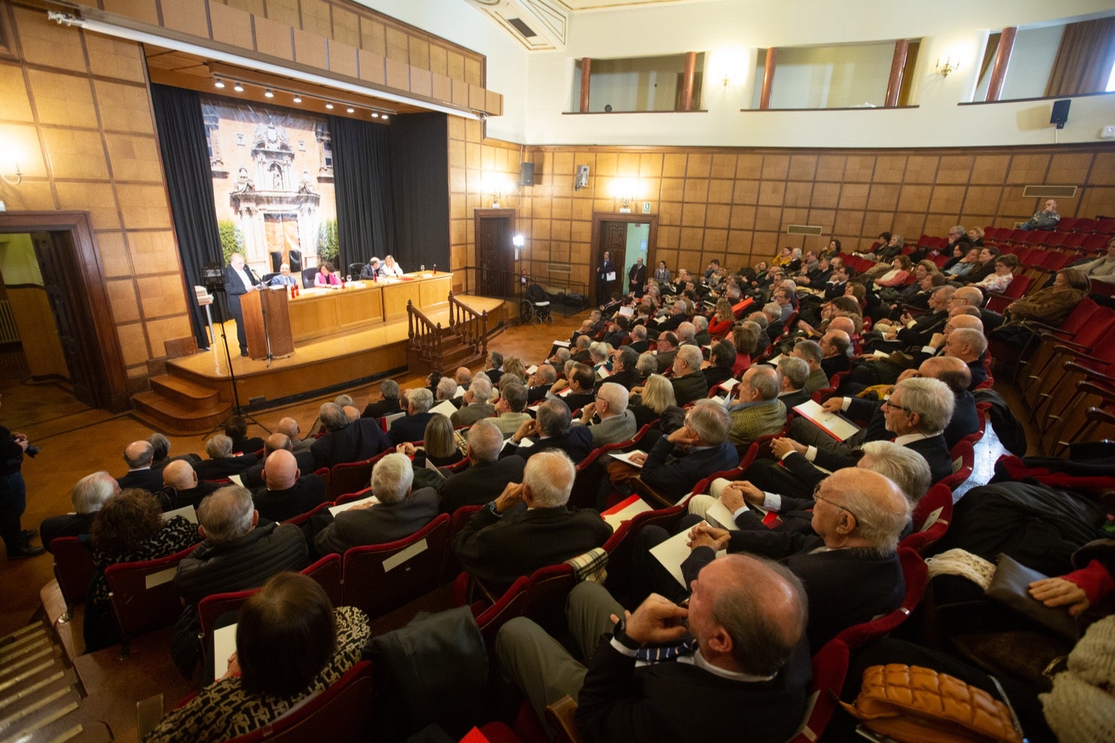 Homenaje a los profesores eméritos de la UGR. 