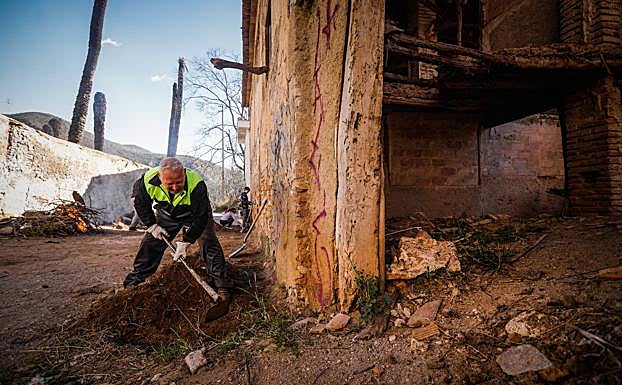 Miguel Ángel, trabajando. 