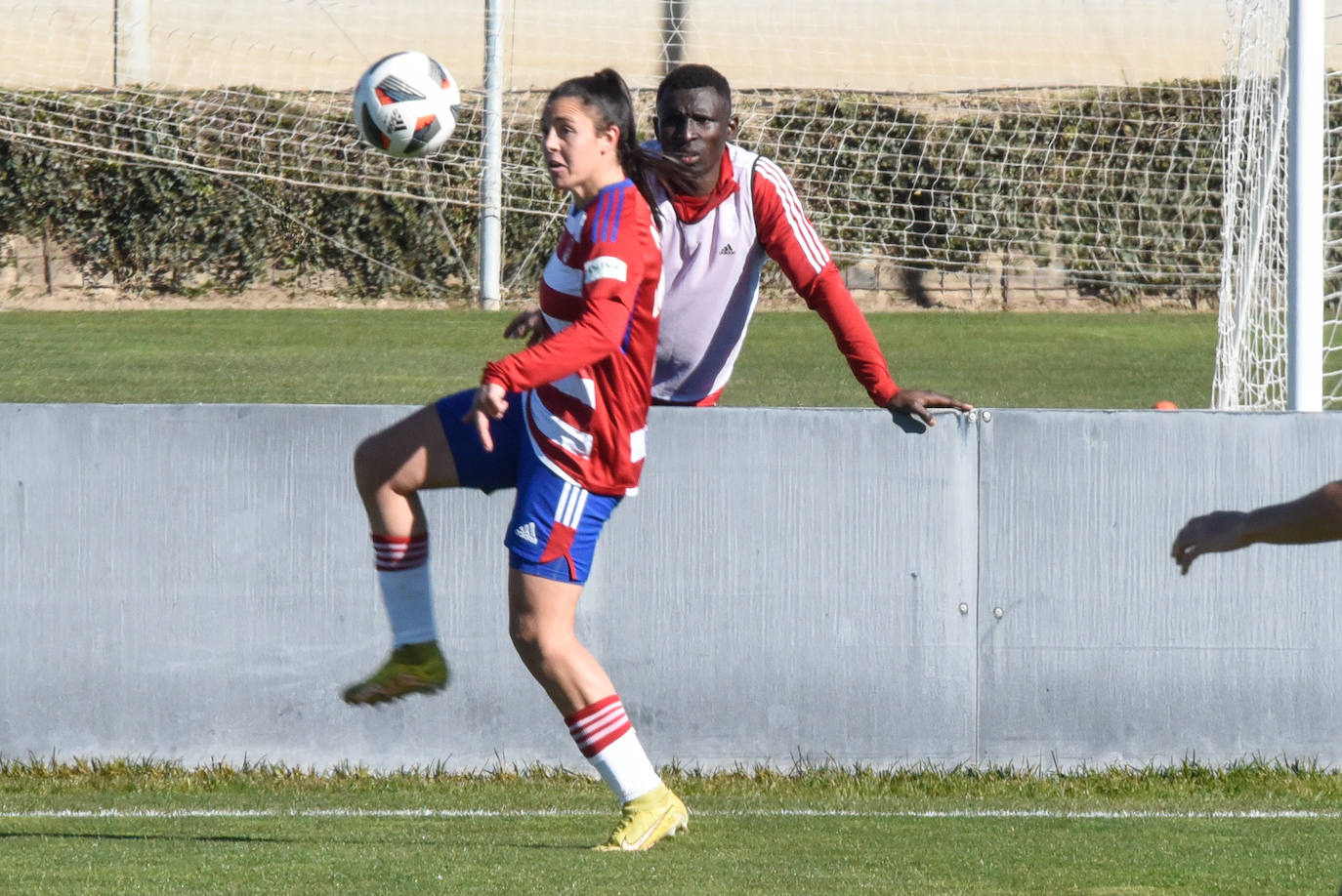 Las rojibancas pudieron y debieron sentenciar un partido cómodo que se complicó en los últimos minutos | Regresaron Inés y Lauri 