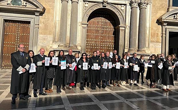 Los secretarios en Plaza Nueva.
