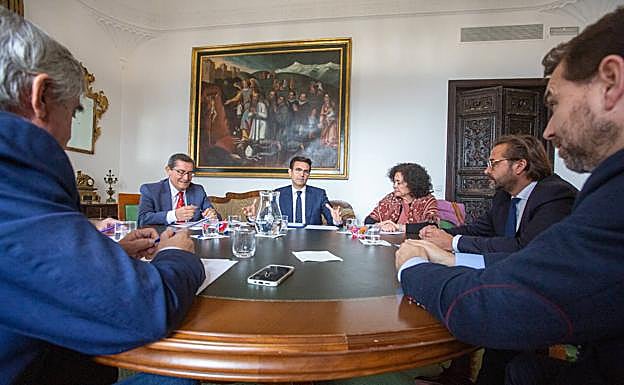 Los problemas ferroviarios de Granada llegan al pacto de los Mártires