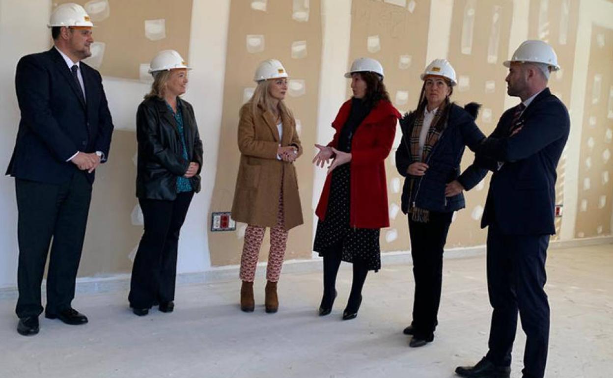 Visita de la consejera de Desarrollo Educativo al futuro Conservatorio de Danza de Almería. 