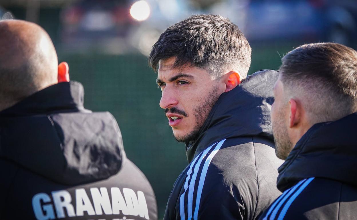 Carlos Neva no trabajó con el grupo en el entrenamiento del viernes. 