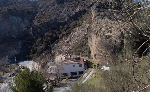 La familia que regenta el Hotel La Higuera dormirá en casa de la hija del dueño hasta que puedan volver