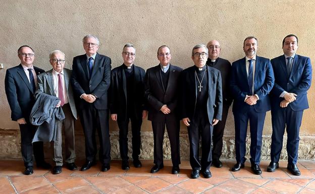 Miembros de la Comisión de la Causa para la Beatificación de Isabel la Católica. 