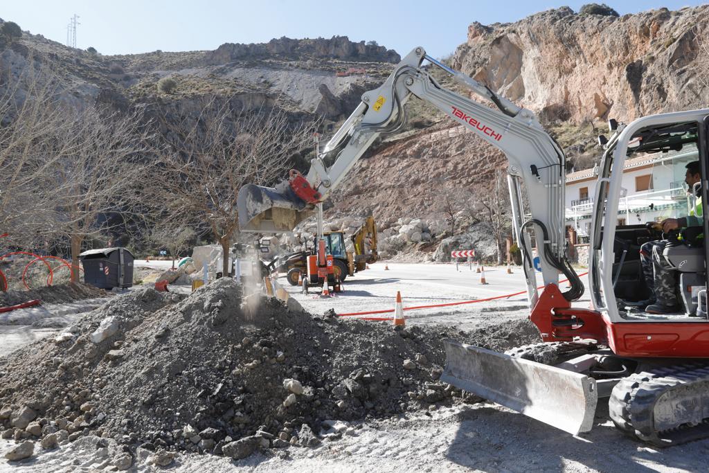 Trabajao para asegurar la ladera en Sierra Nevada. 