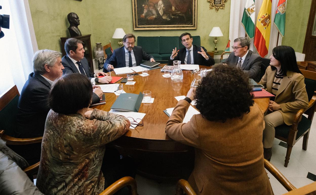 Reunión del Pacto de los Mártires este lunes.
