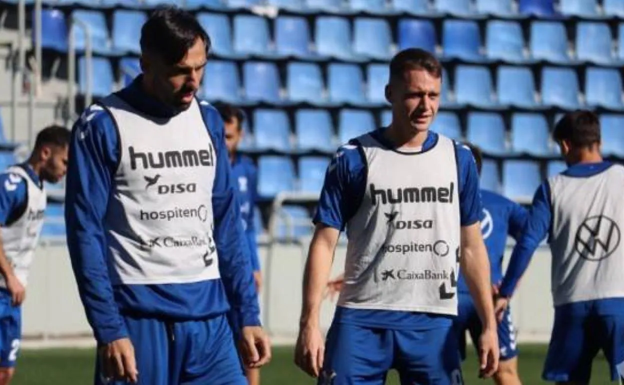 Borja Garcés, a la derecha junto a Enric Gallego, en un entrenamiento reciente. 