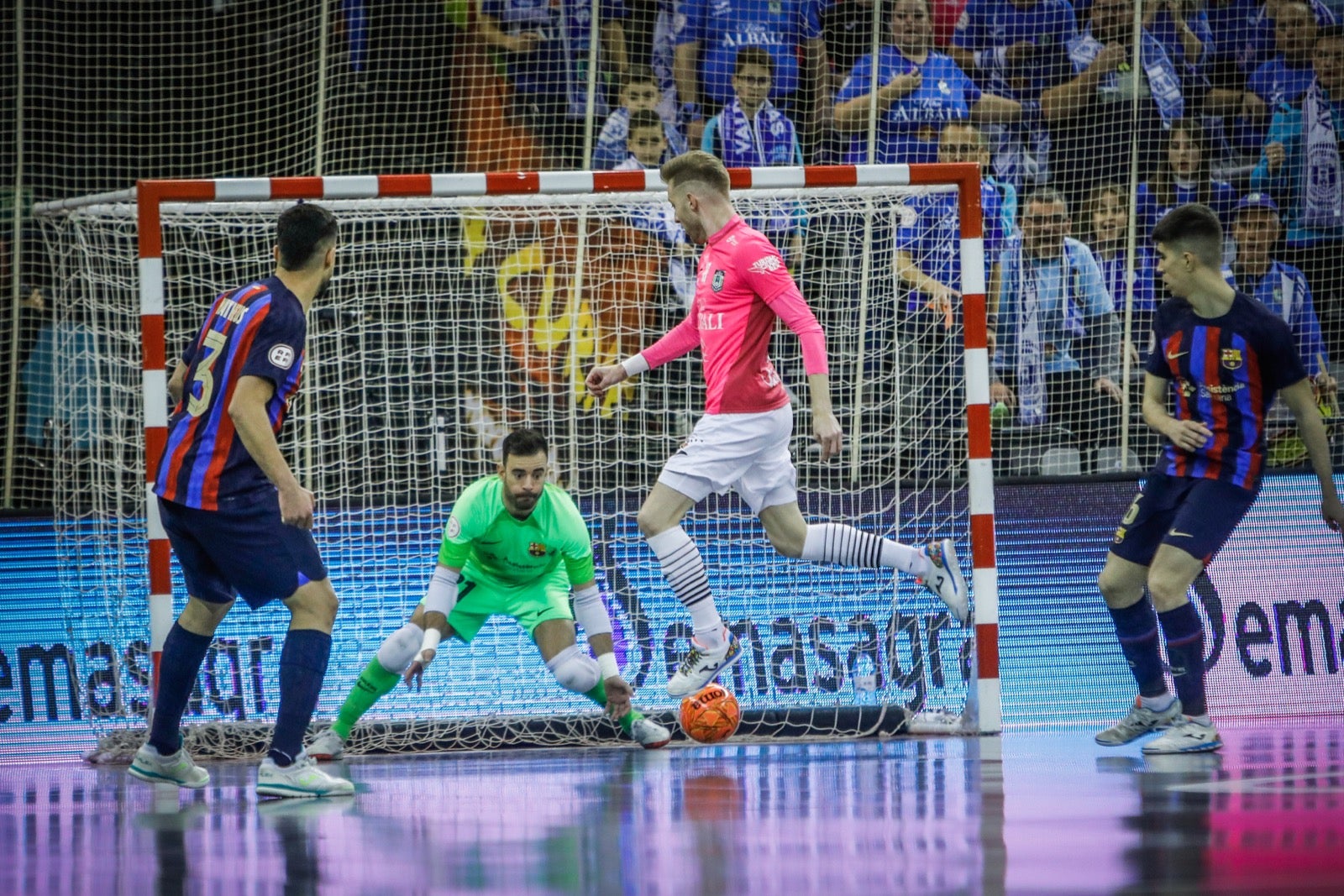 Momento del primer encuentro de la Copa de España, disputado entre el Barcelona y el Viña Albali de Valdepeñas.