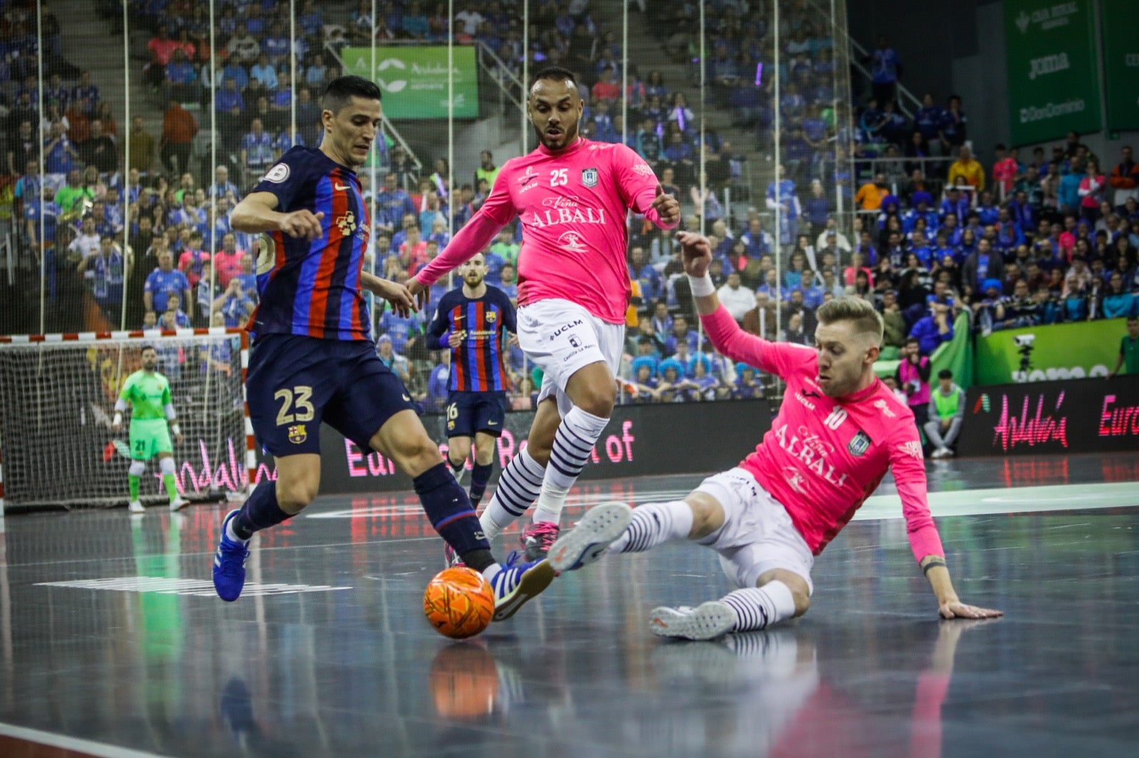 Momento del primer encuentro de la Copa de España, disputado entre el Barcelona y el Viña Albali de Valdepeñas.