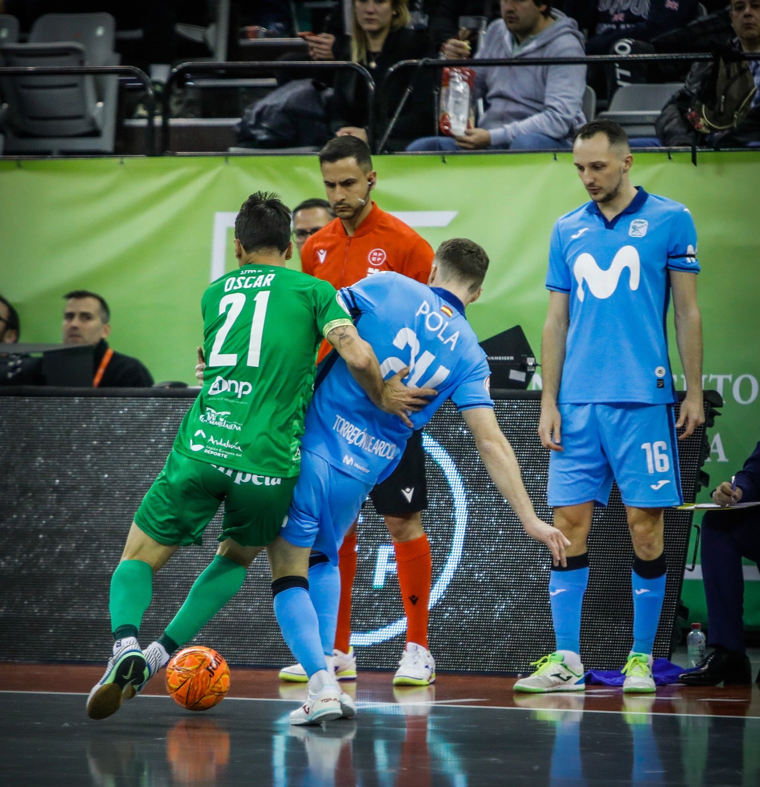 Momento del partido entre el Movistar y el Antequera.