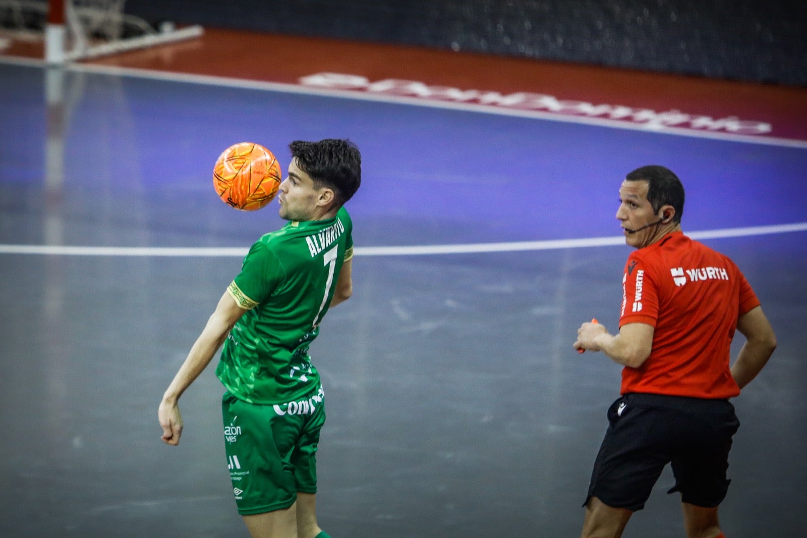 Momento del partido entre el Movistar y el Antequera.