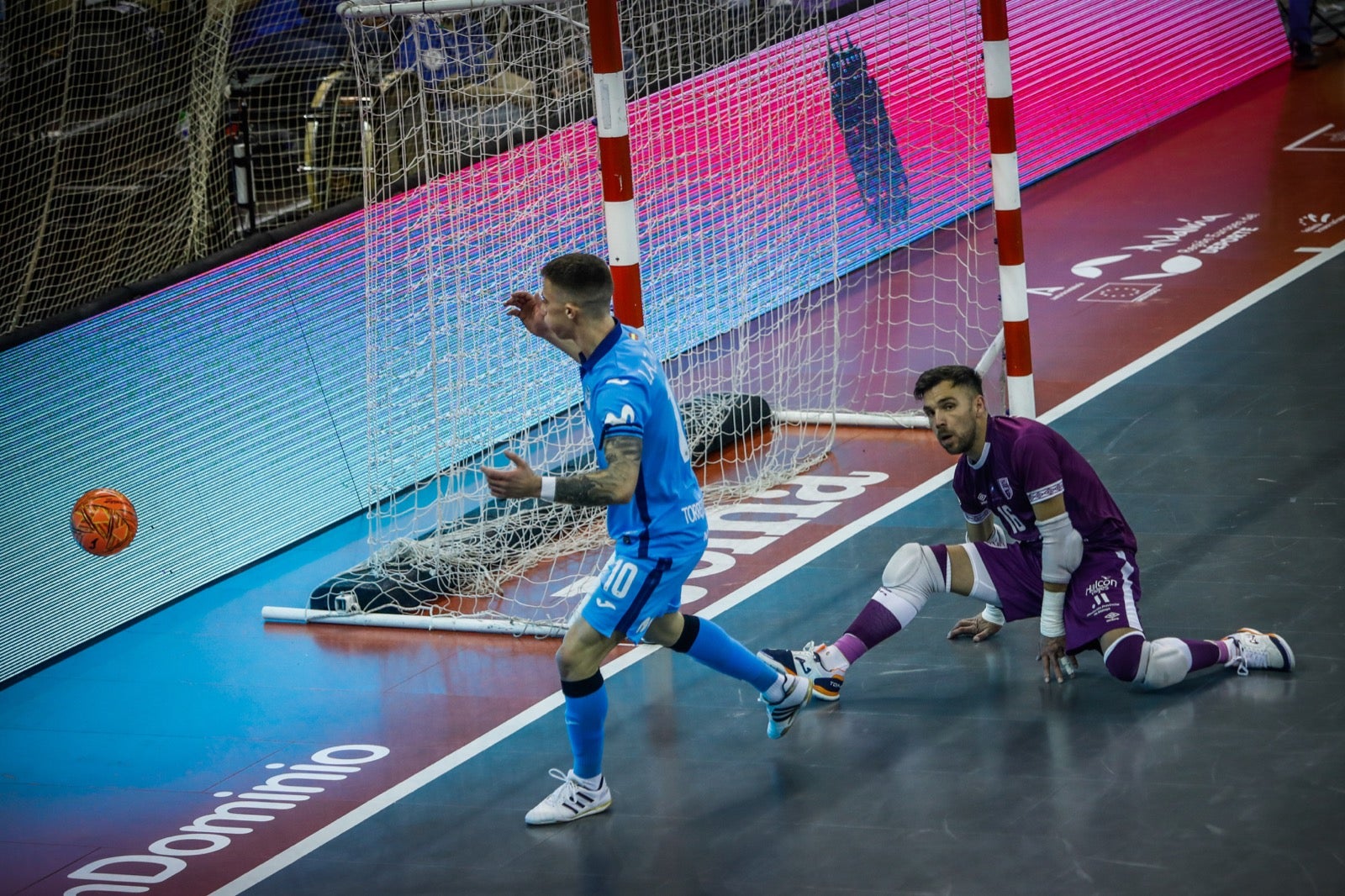 Momento del partido entre el Movistar y el Antequera.