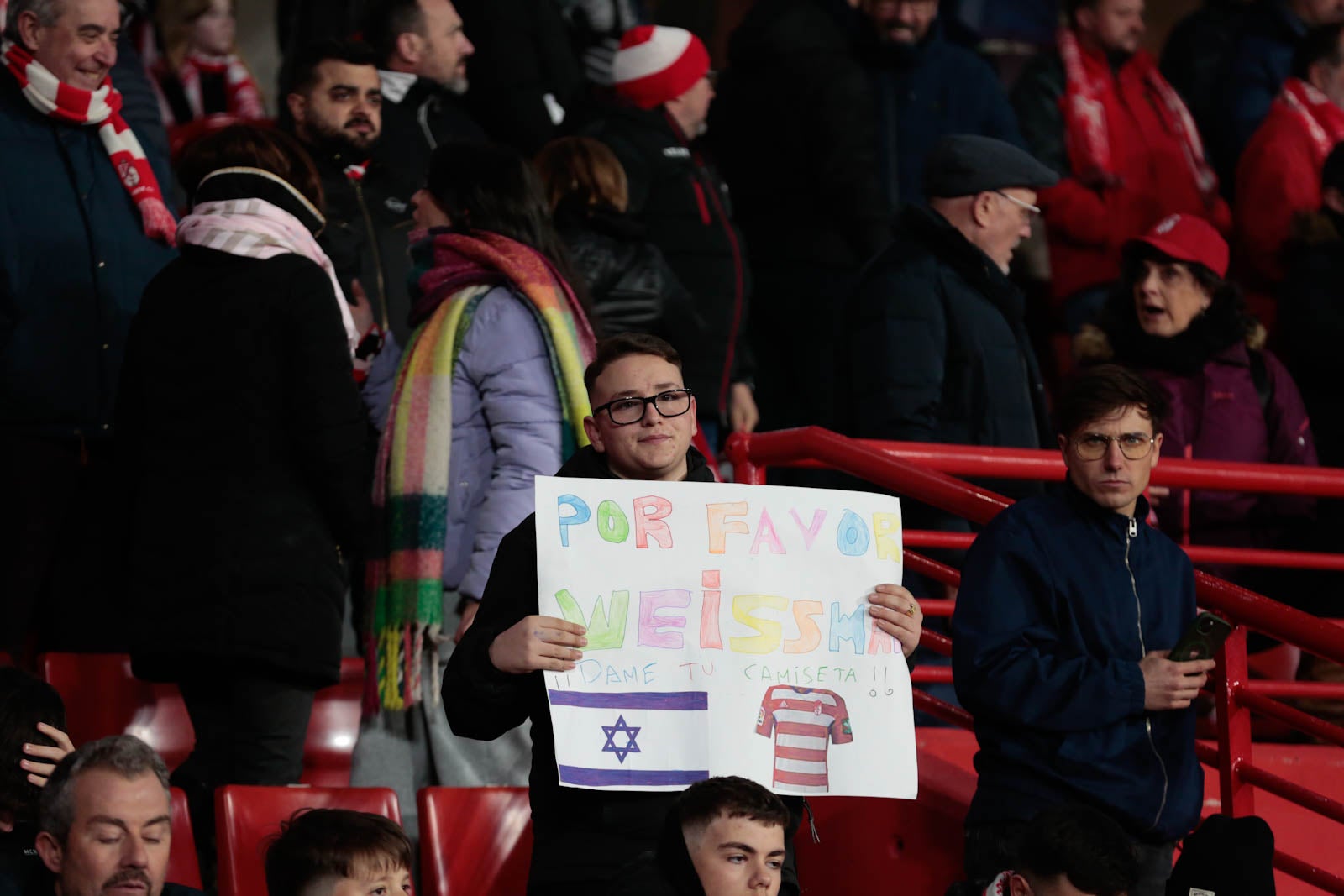 ¿Has estado en el partido? Aquí puedes verte en tu localidad