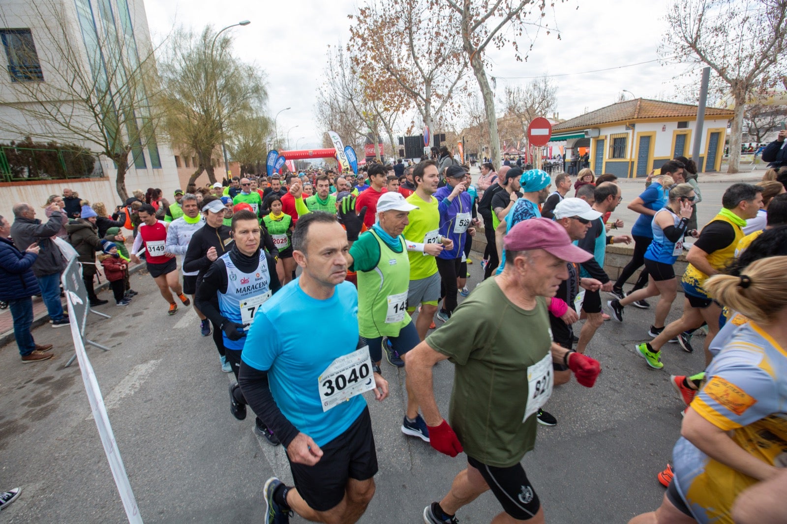 ientos de corredores participan en una de las grandes pruebas del Gran Premio de Fondo Diputación de Granada