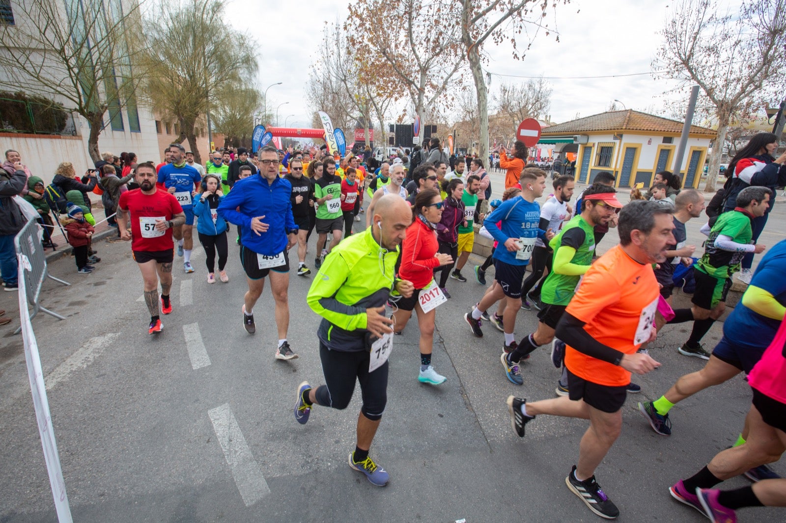 ientos de corredores participan en una de las grandes pruebas del Gran Premio de Fondo Diputación de Granada