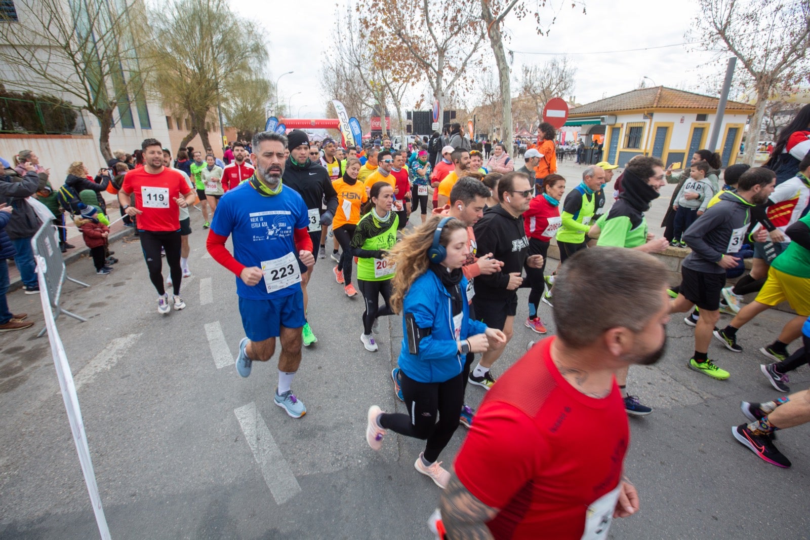 ientos de corredores participan en una de las grandes pruebas del Gran Premio de Fondo Diputación de Granada