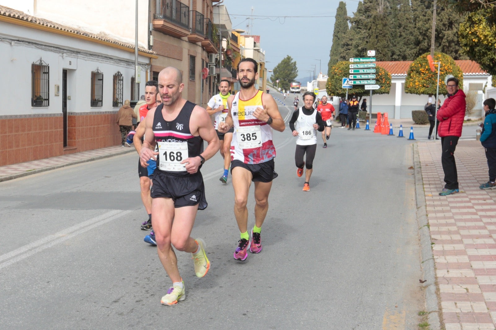 ientos de corredores participan en una de las grandes pruebas del Gran Premio de Fondo Diputación de Granada