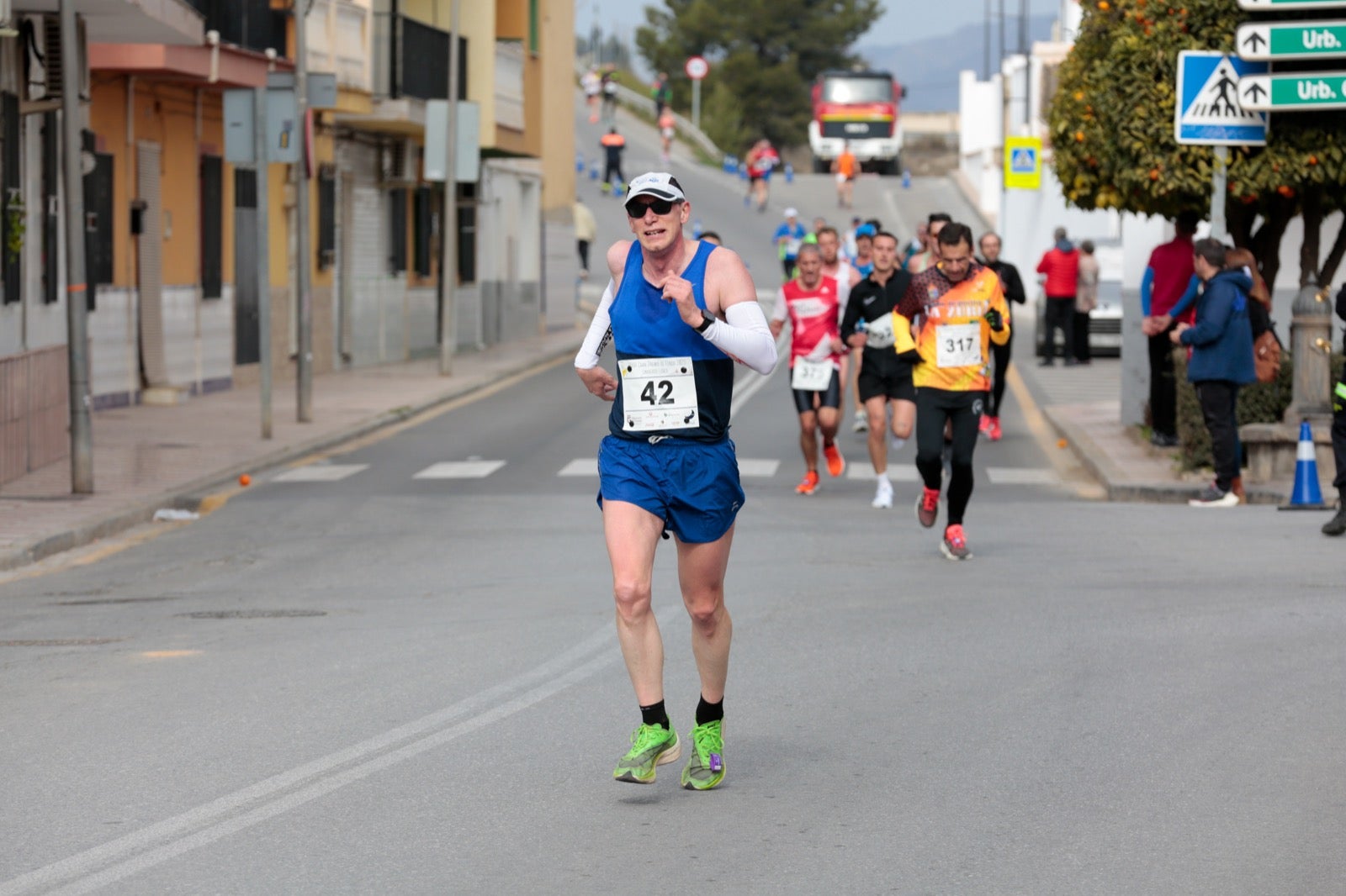 ientos de corredores participan en una de las grandes pruebas del Gran Premio de Fondo Diputación de Granada