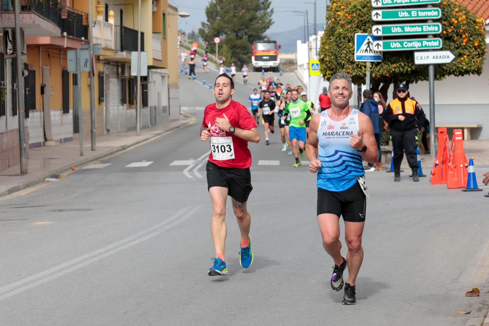 ientos de corredores participan en una de las grandes pruebas del Gran Premio de Fondo Diputación de Granada